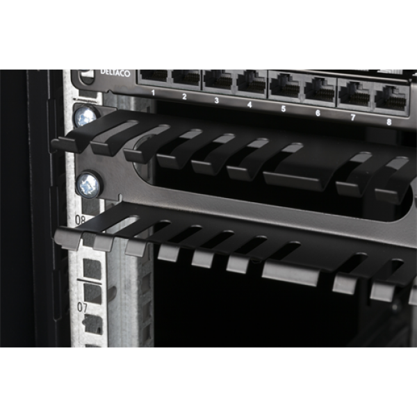 TOTEN 19" Kabelpanel, 1U, fingerkanal, kabelhantering, svart 19-24