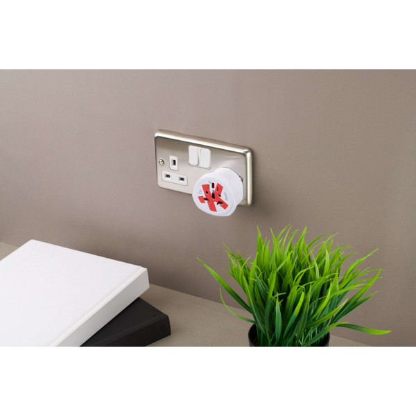 Country Adapter World to UK 1.500225C-E