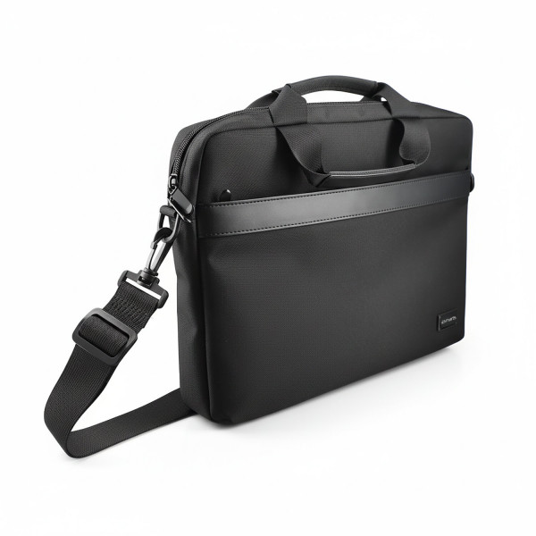 The Target Eco series consciously focuses on sustainable and durable materials. This bag is made from recycled RPET, which conserves resources while also being highly resistant. The water-repellent surface protects your device and accessories from rain an