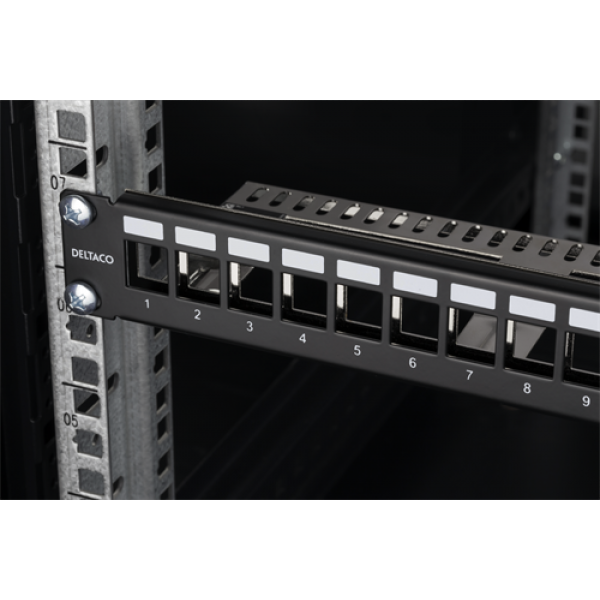 DELTACO 19" Keystone patchpanel, 24 portar, 1U, jordkabel, metall, sva PAN-214