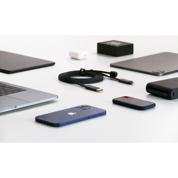 USB-A input to USB-C/Lightning output: 5V/3A, 9V/2AUSB-A input to Micro USB output: 5V/1A, 5V/2AUSB-C input to USB-C output: 5V/3A, 9V/3A, 20V/5AUSB-C input to Lightning output: 5V/3A, 9V/2A, 9V/3AUSB-C input to Micro USB output: 5V/1A, 5V/2AMaterials:Met